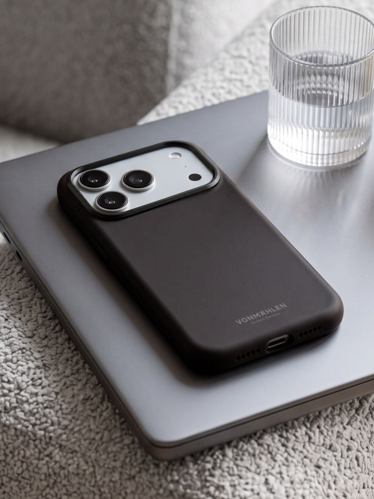Vonmaehlen Soft Silicone Case for iPhone 18 Pro Max - Black