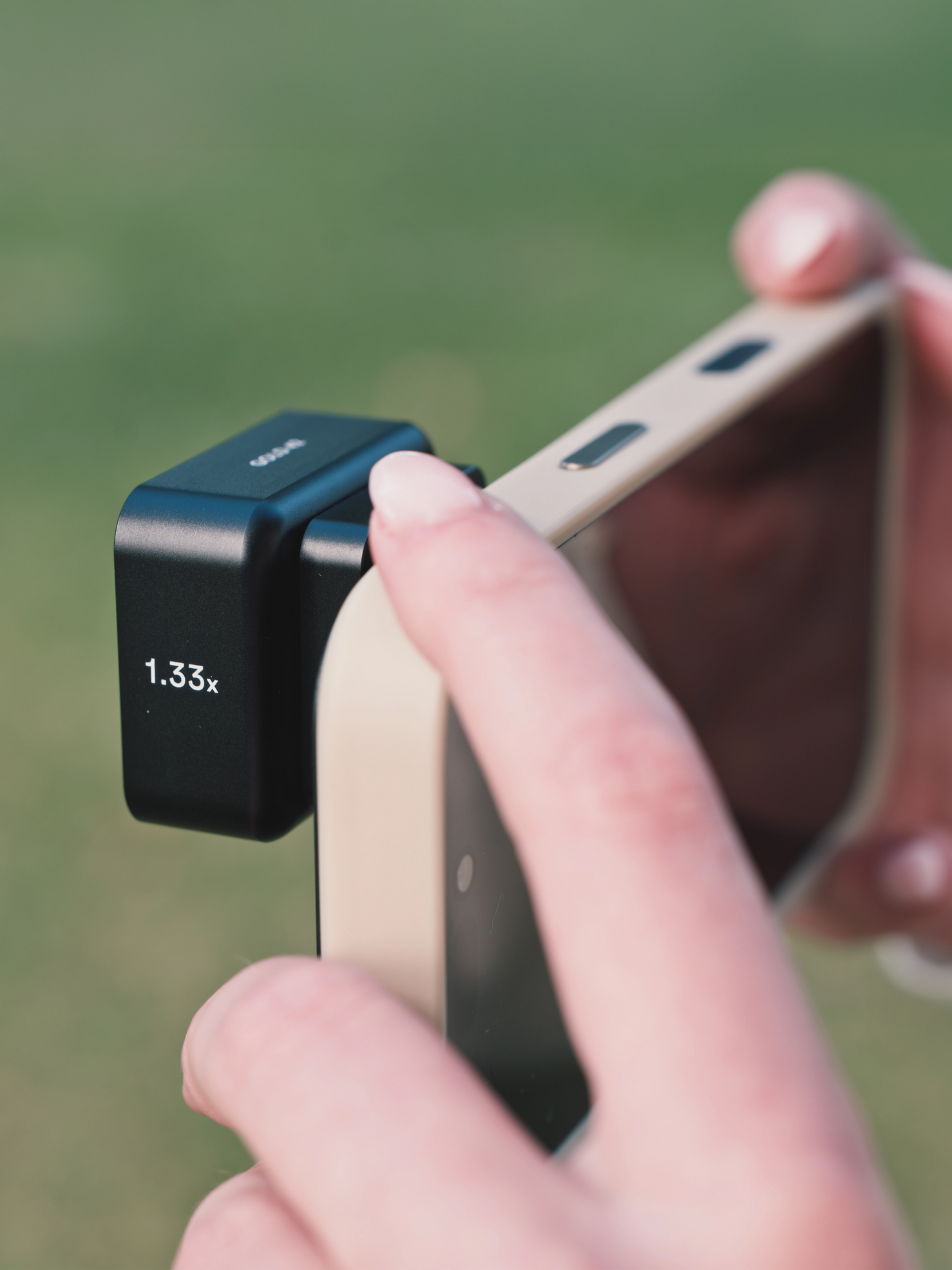 Moment T-Series Mobile Lens II Anamorphic Gold42 - 1.33x