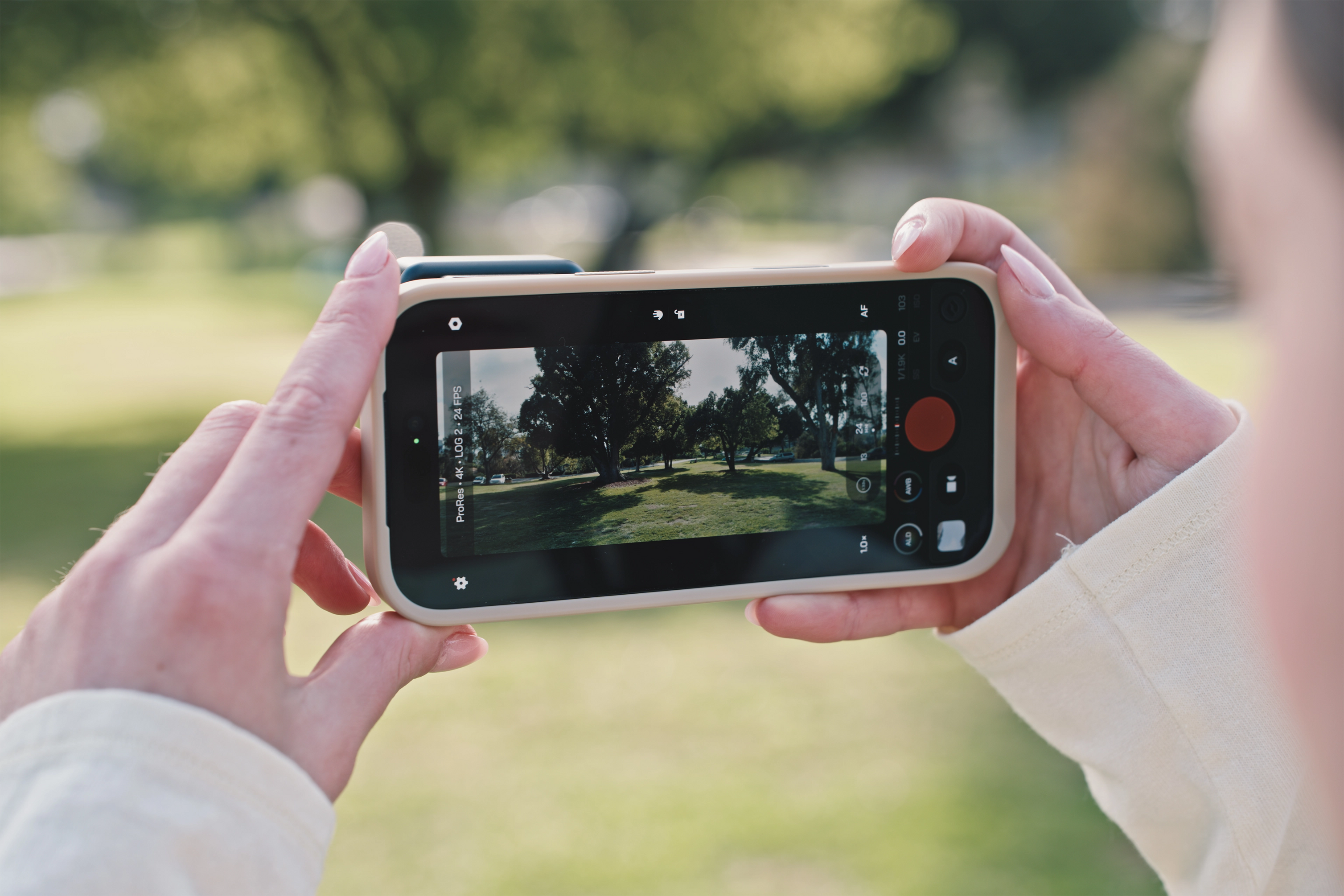 Moment T-Series Mobile Lens II Anamorphic Gold42 - 1.55x