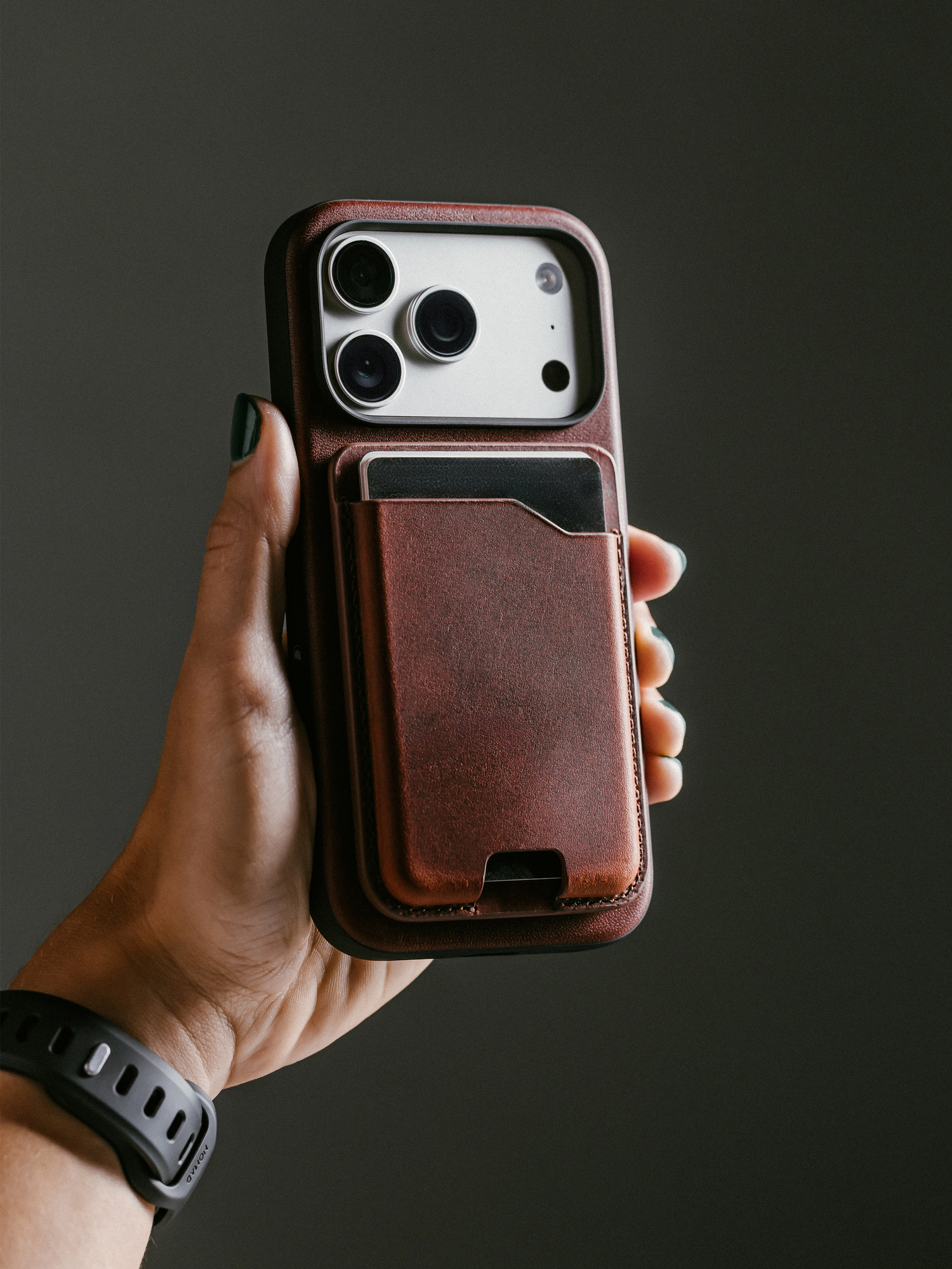 Nomad MagSafe Horween Leather Mag Wallet - Find My - Olde Dublin