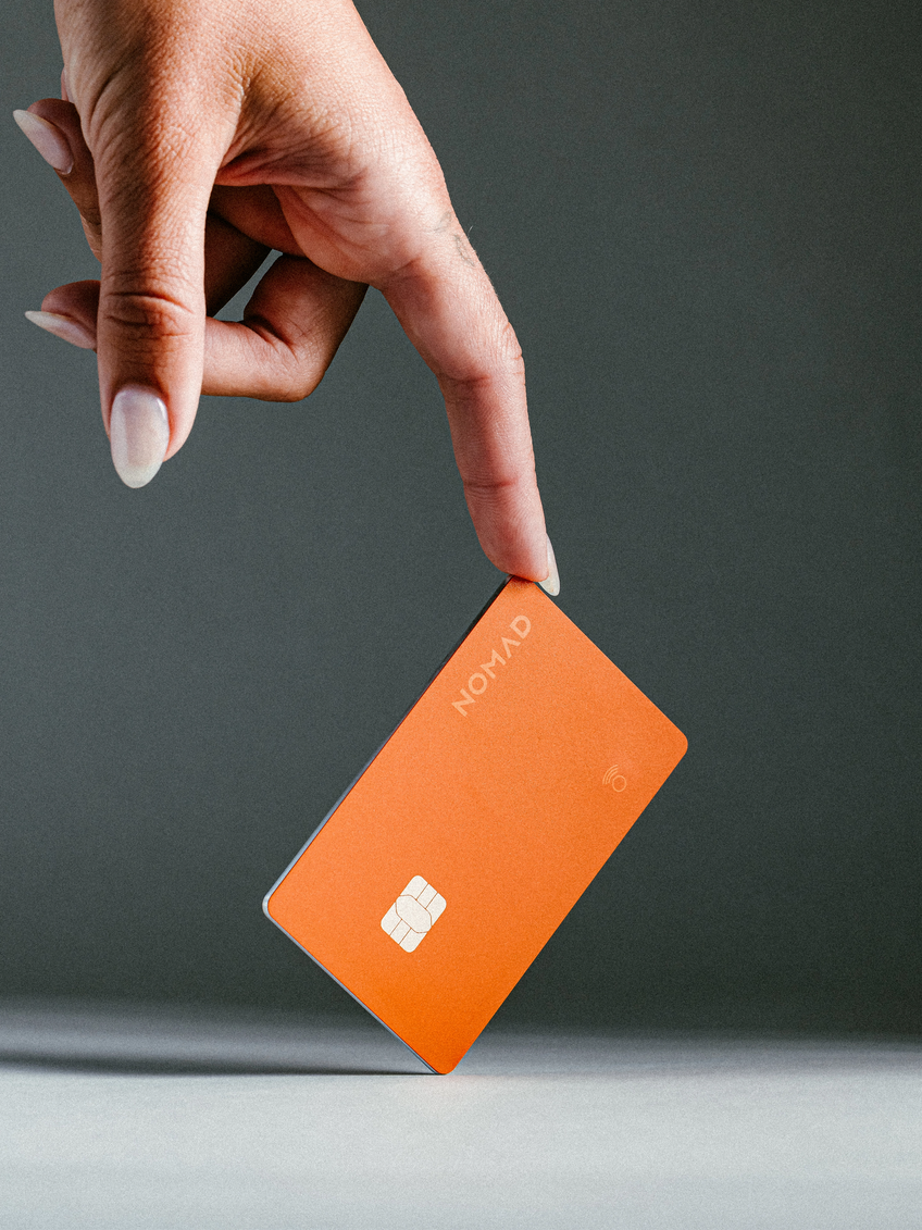 Nomad Tracking Card Pro - Stellar Orange