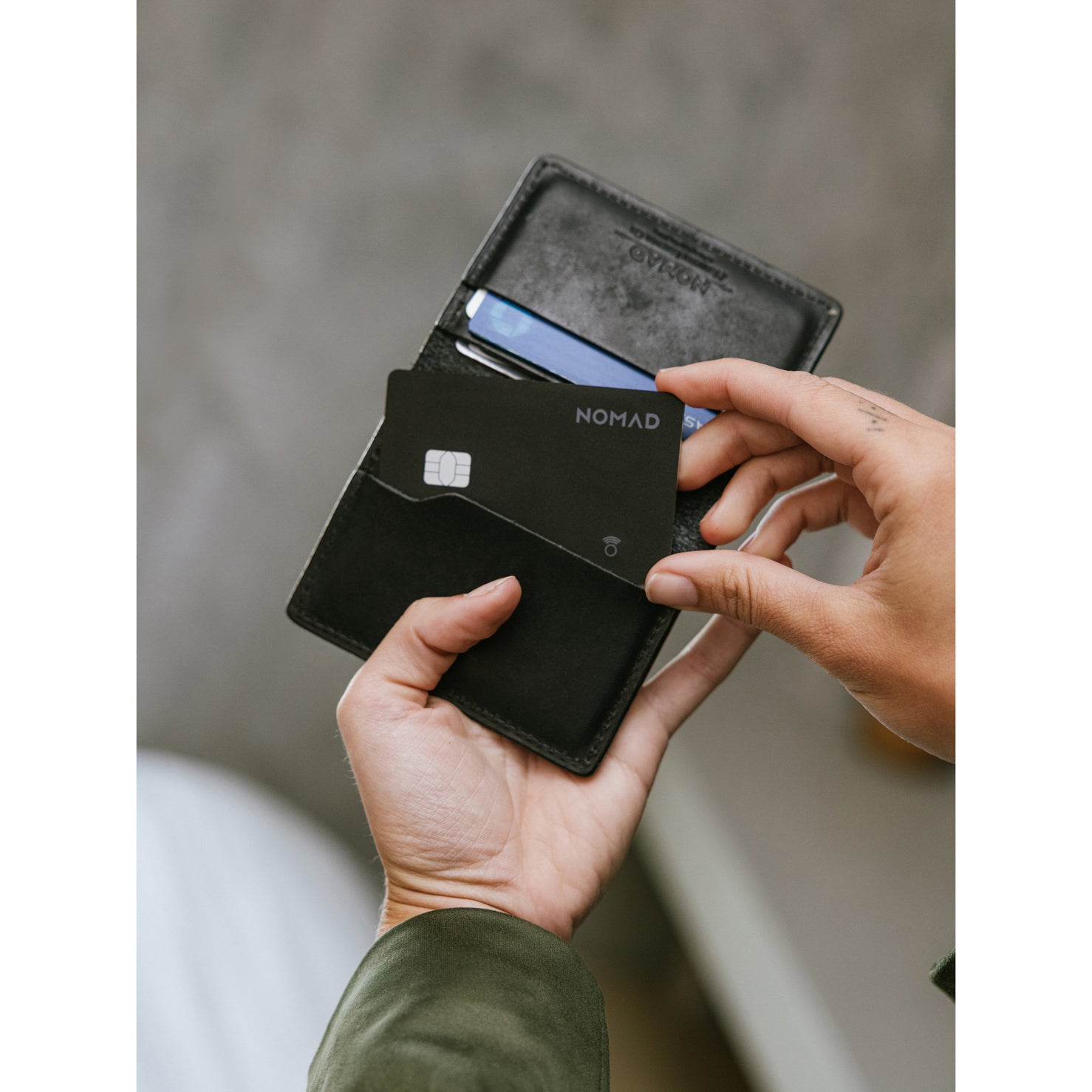 Nomad Tracking Card Pro - Black - Apple (Find My)