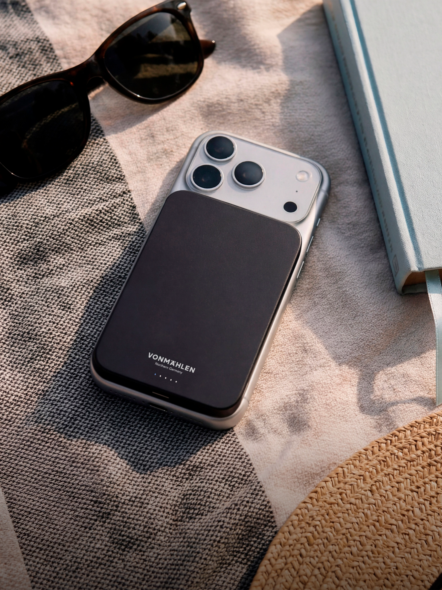 Vonmahlen Evergreen Mag 5,000 mAh 15W Power Bank - Black