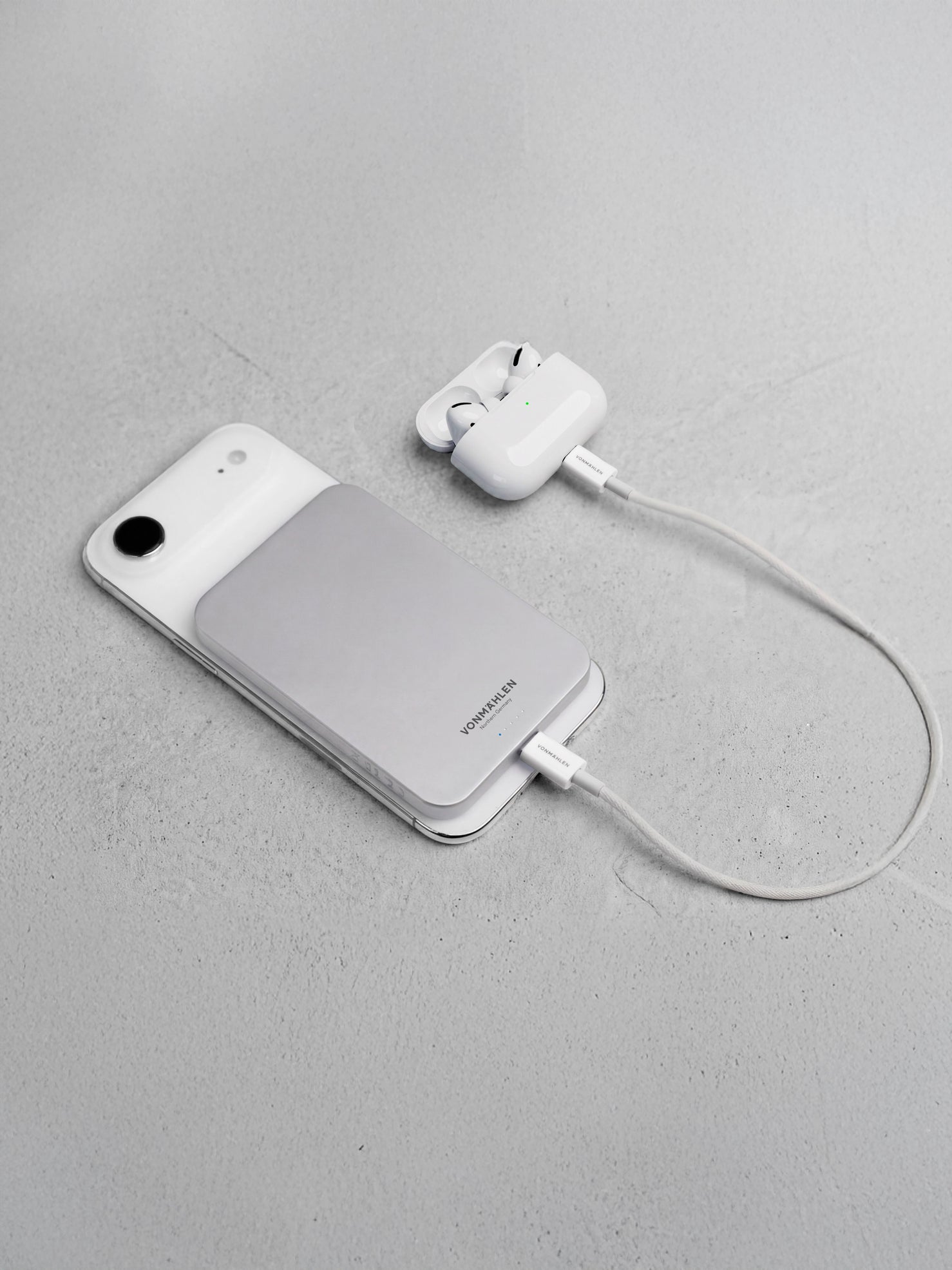 Vonmahlen Evergreen Mag 5,000 mAh 15W Power Bank - White