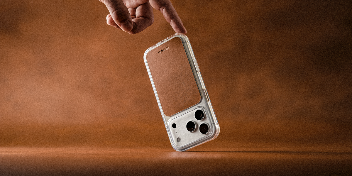 Nomad Clear Case with Horween Leather for iPhone 18 Pro - Saddle